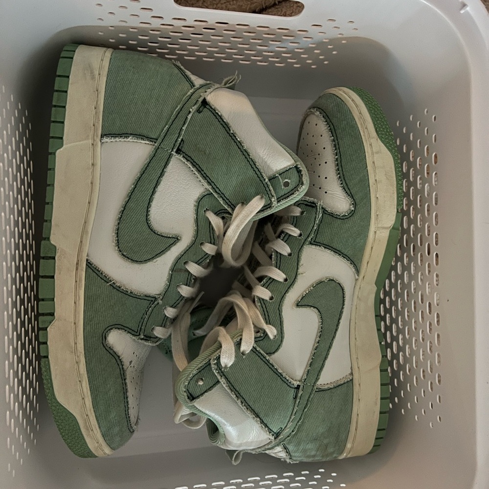 nike green dunks women's 11